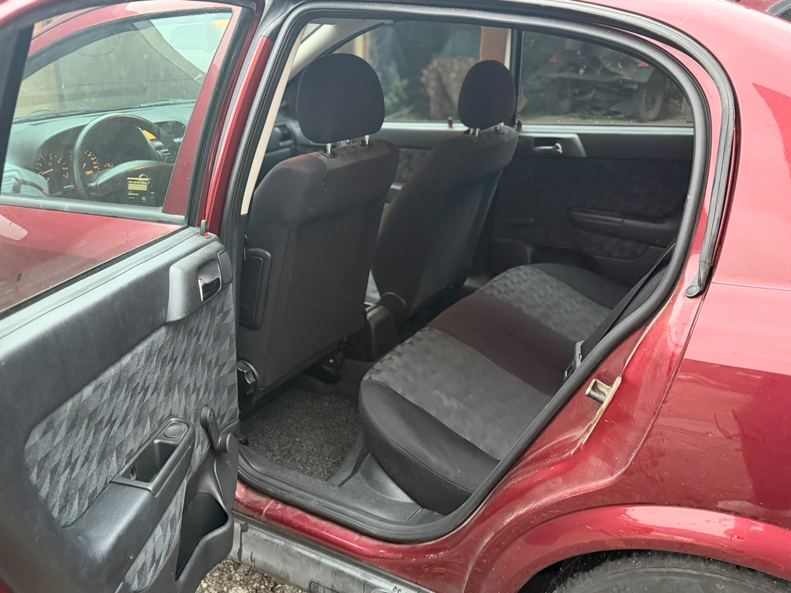 Opel Astra 1.4i – Bild 10