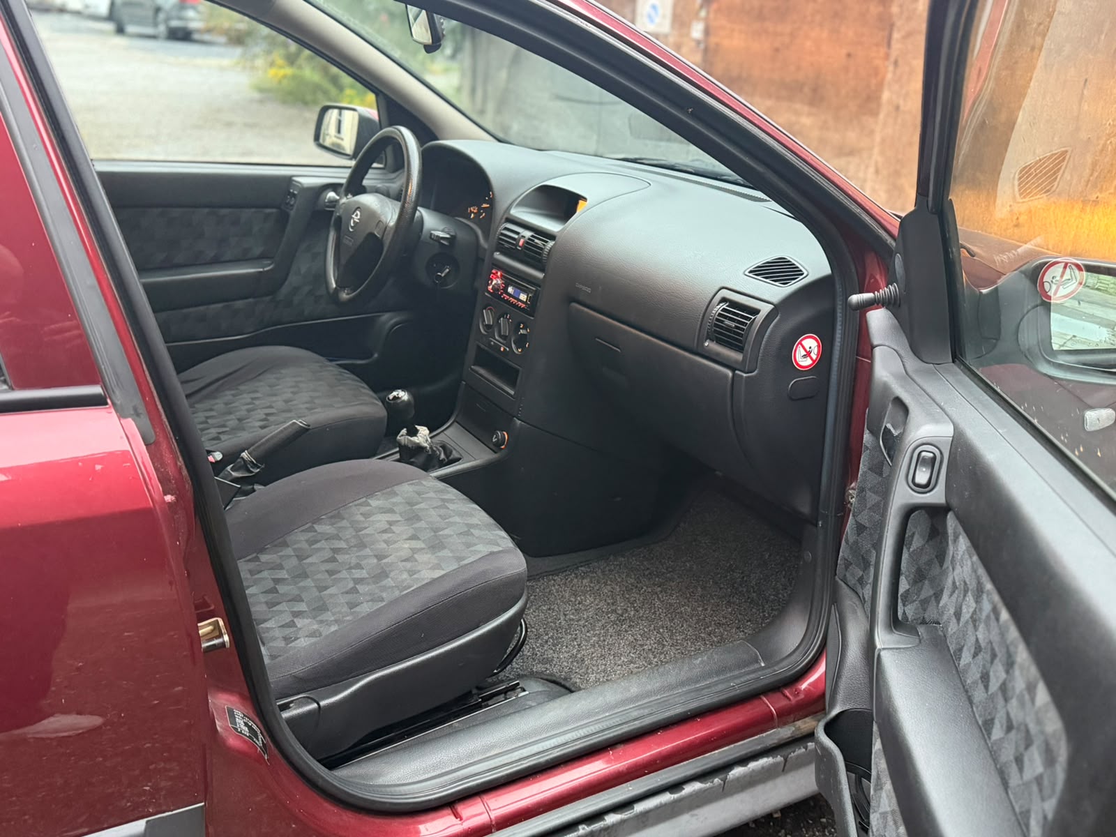 Opel Astra 1.4i – Bild 12